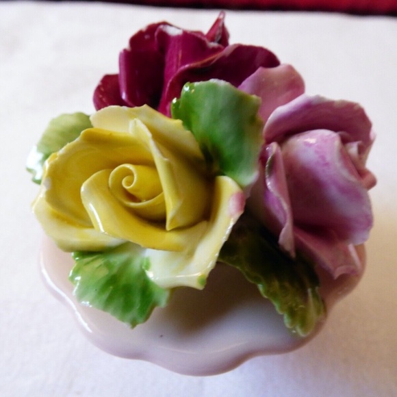 VTG England Royal Adderley Bone China hand made Floral Rose Vanity Figurine - Picture 3 of 10